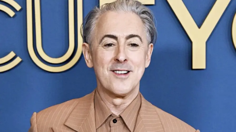 Alan Cumming atskleidžia Marvel filmavimo paslaptis